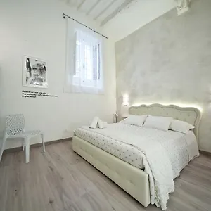 whitehouse.it-tuscanyhotel.com/